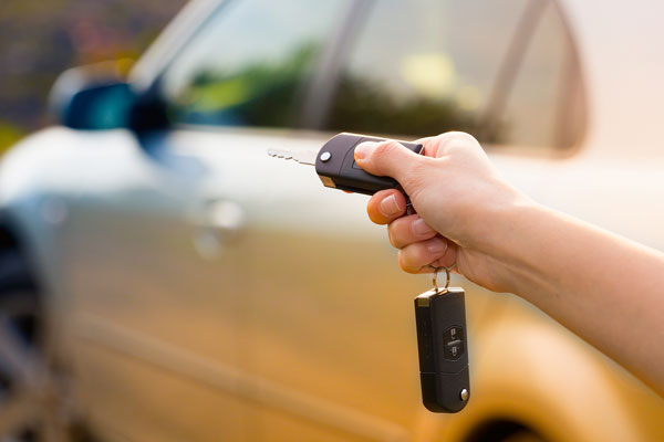 معرفی بهترین ردیاب برای ساینا در جی پی اس خودرو