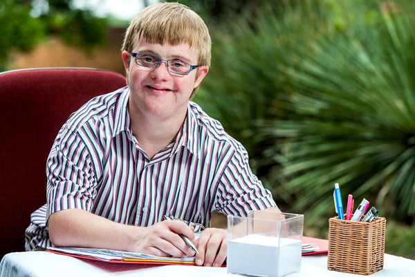 ردیاب گردنبندی معلولین، ردیاب مخفی برای افراد کم توان ذهنی