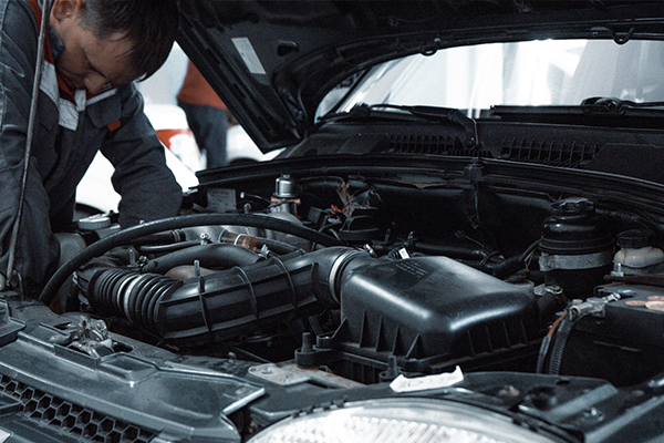 علت صدا دادن موتور ماشین؛ ایراد در ترمز، تایر یا تسمه تایم